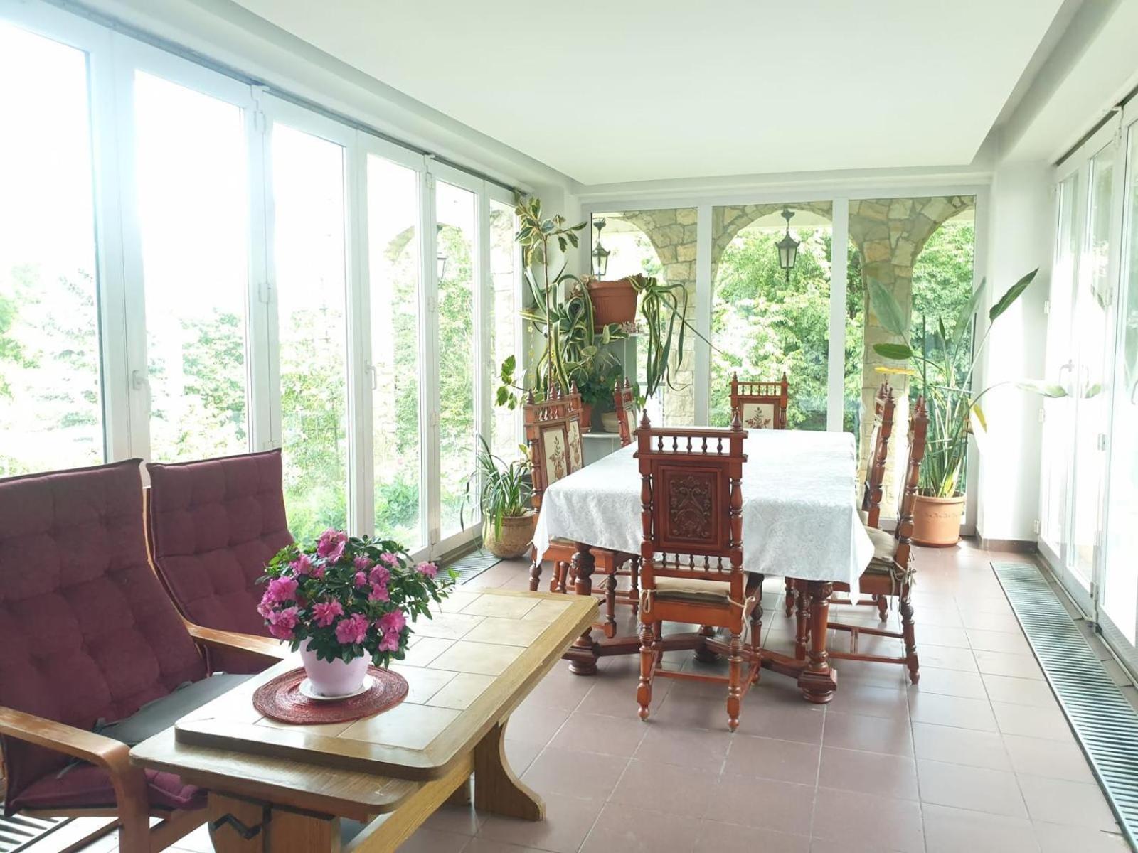 Rapsodia Pension Suceava Exterior foto