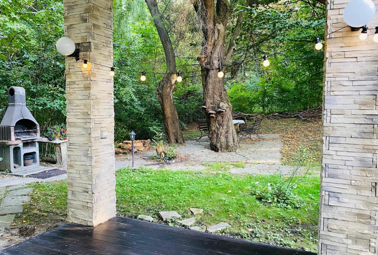 Rapsodia Pension Suceava Exterior foto