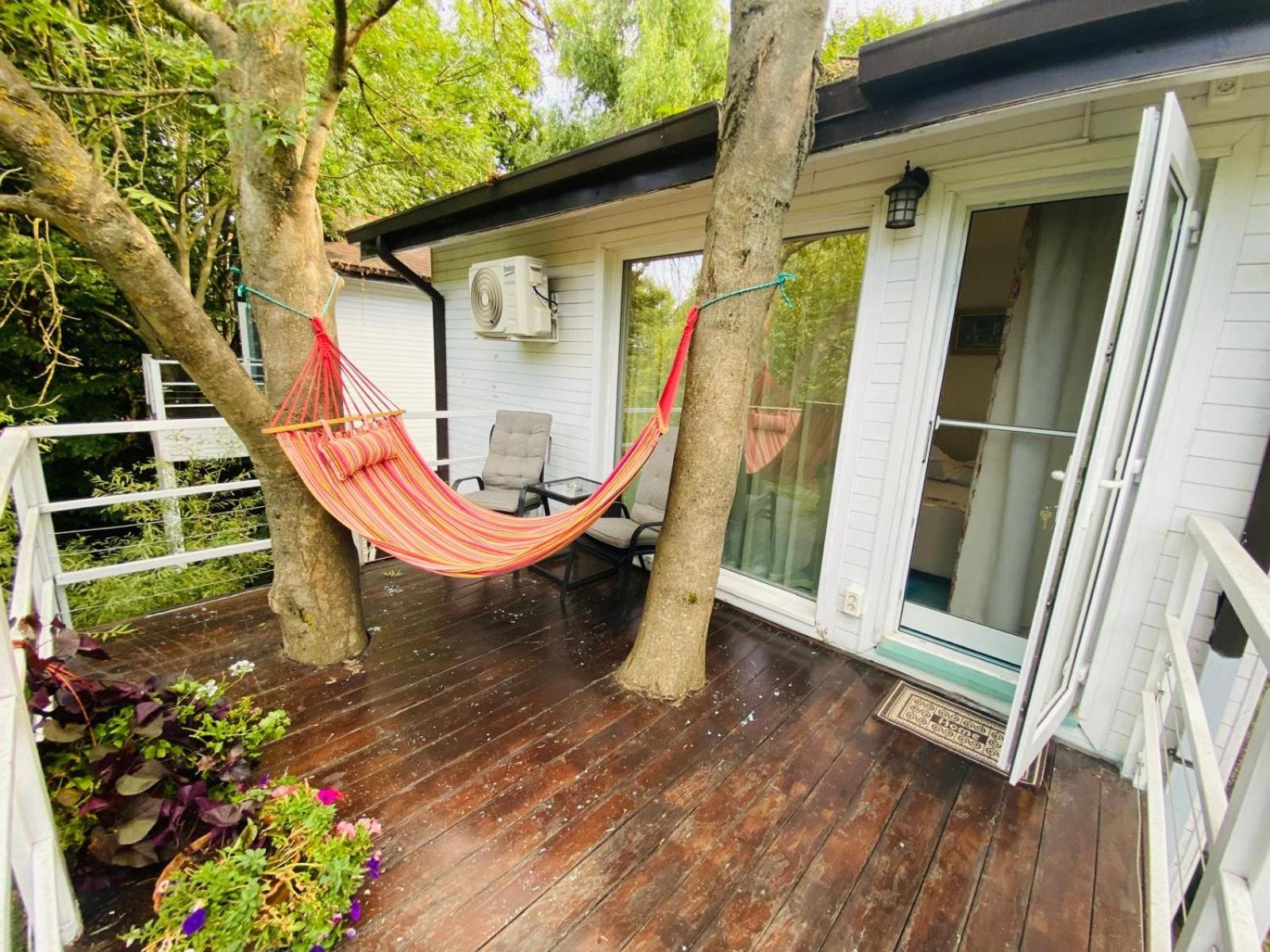 Rapsodia Pension Suceava Exterior foto