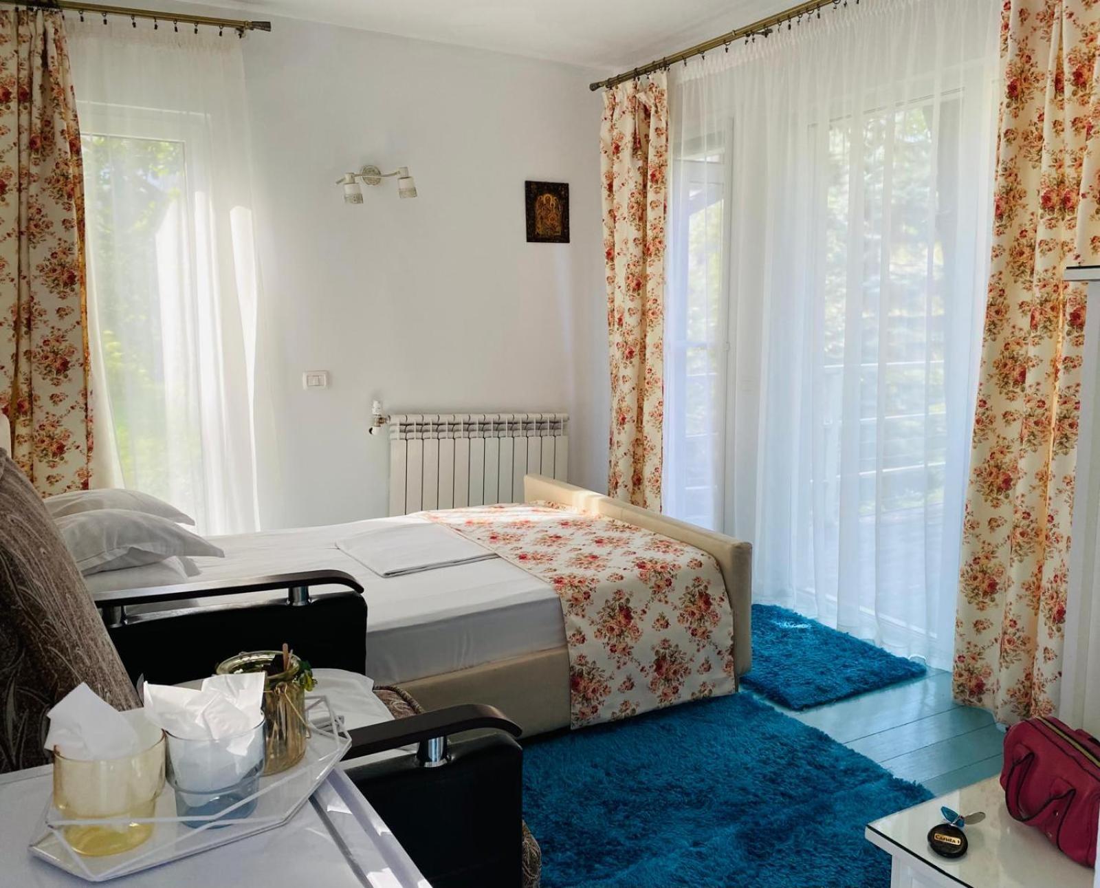 Rapsodia Pension Suceava Exterior foto
