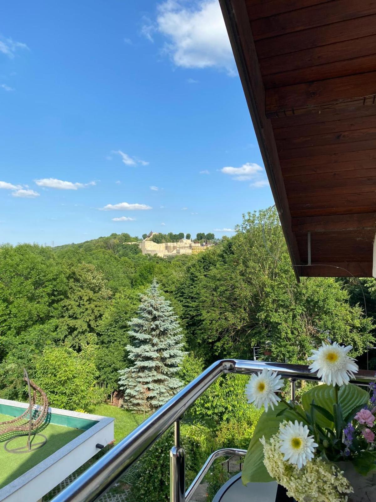 Rapsodia Pension Suceava Exterior foto
