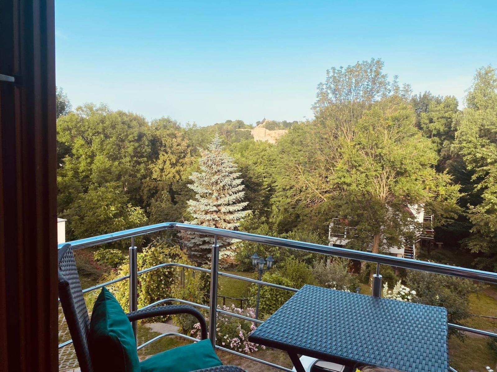 Rapsodia Pension Suceava Exterior foto